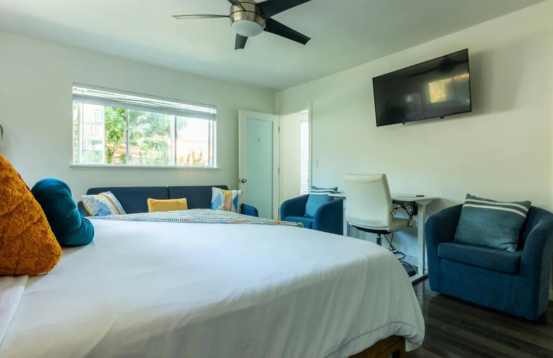 Overlooking Marina Del Rey Sailboats, Is Green Ginger Playa Del Rey On The Bluff,-1