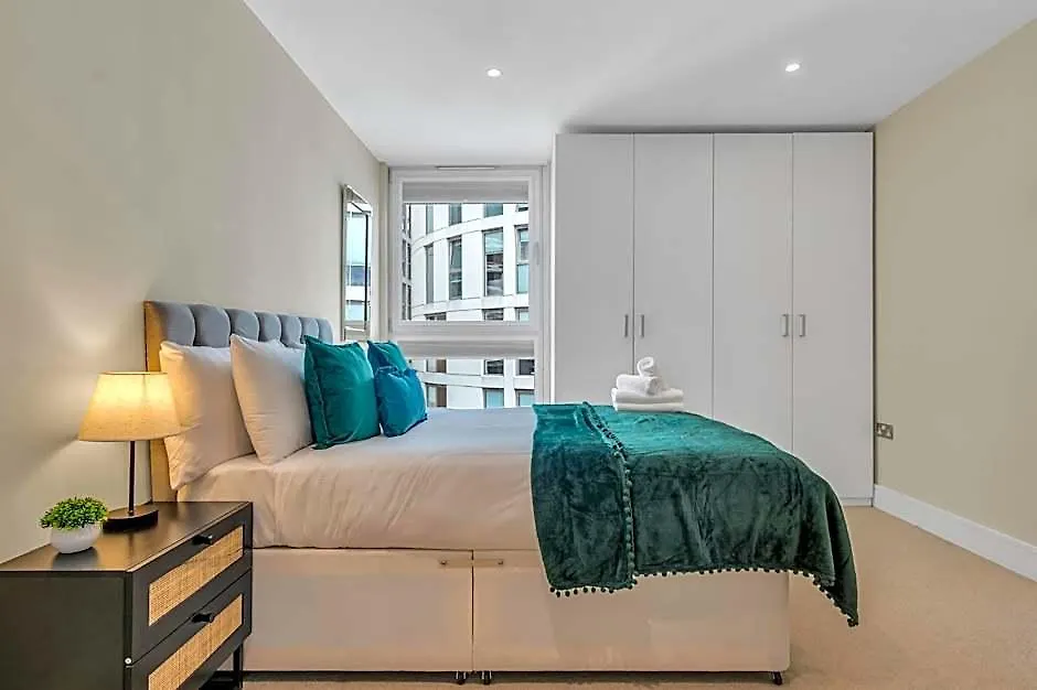 Lanterns Court Serviced Apartments By Thesqua.Re-1