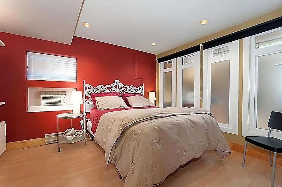 Contemporary Home B&B-1
