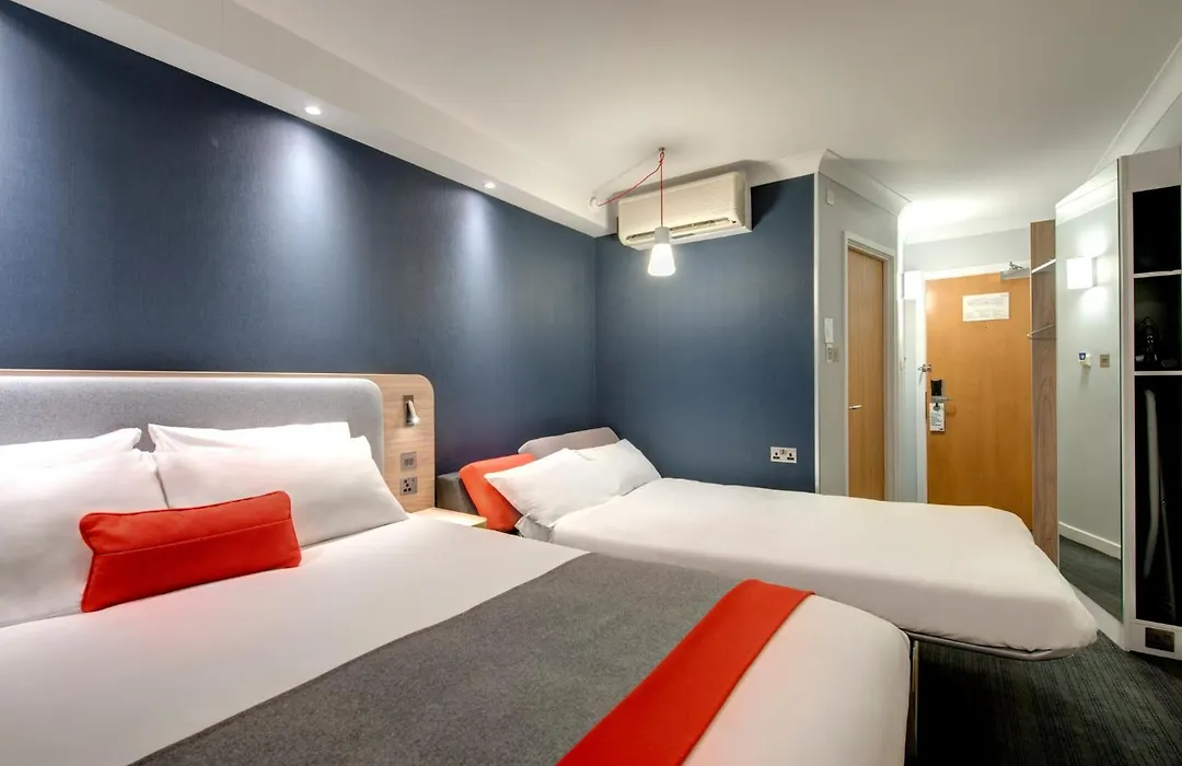 Holiday Inn Express London Luton Airport By Ihg-1