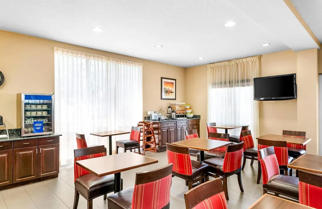 Comfort Suites Orlando International Airport-1