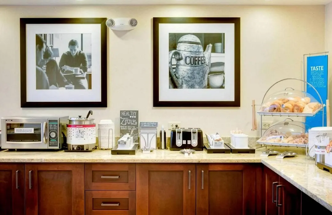 Pittsburgh Airport Inn And Suites-1