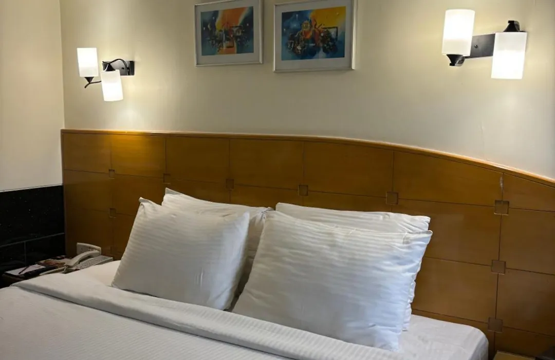 Ramee Guestline Hotel Khar-1