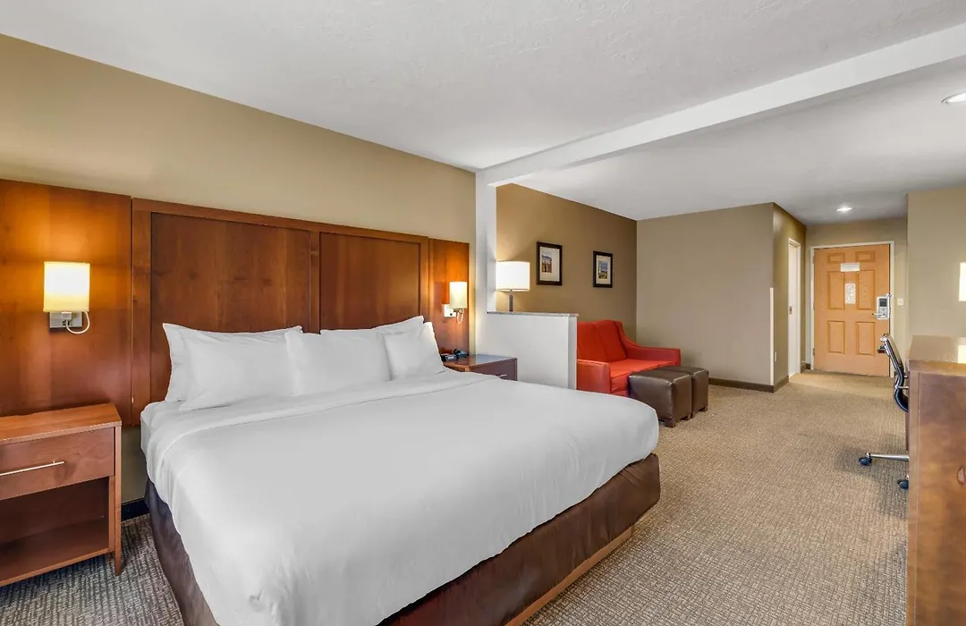 Comfort Suites Airport-1