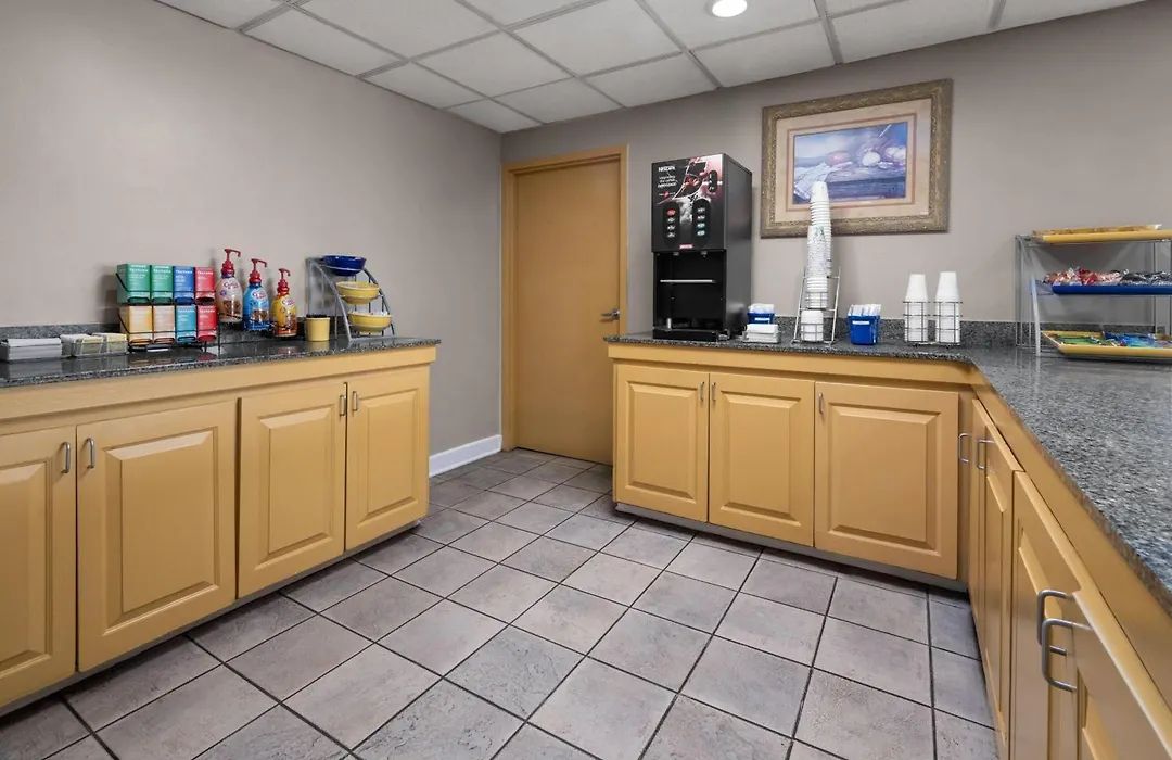 Days Inn By Wyndham Norfolk Airport-1