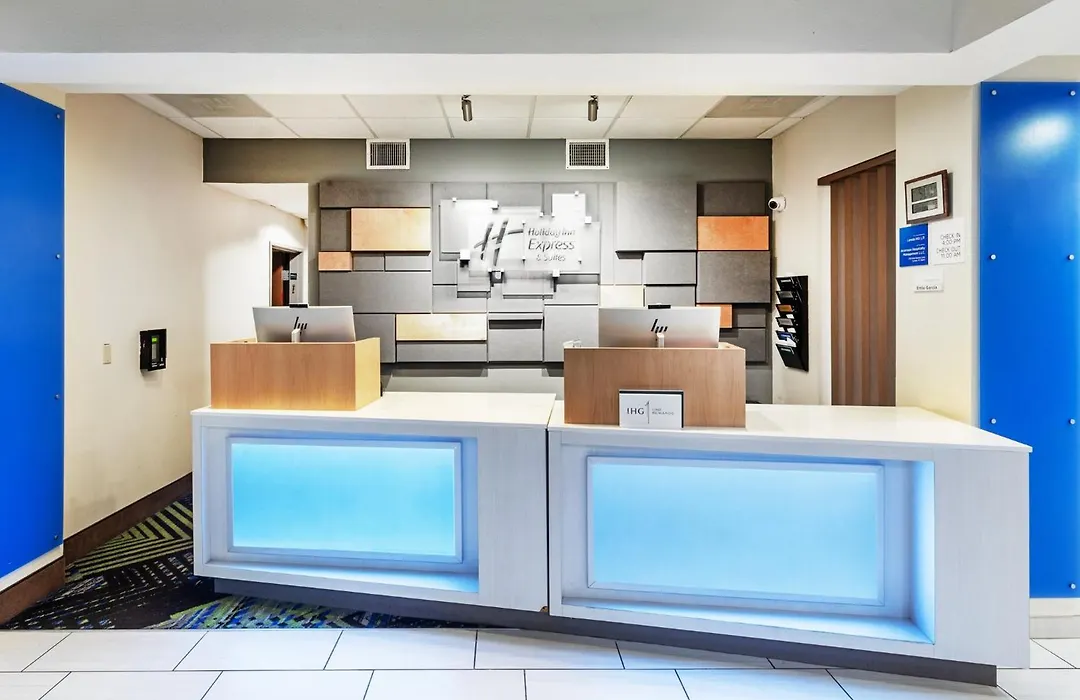 Holiday Inn Express & Suites - Laredo-Event Center Area By Ihg-1