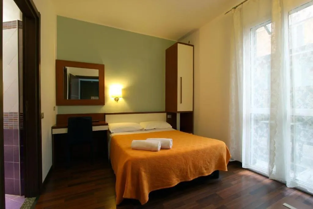 Lux Hotel Durante-1