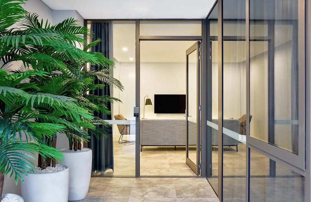Meriton Suites Canberra-1
