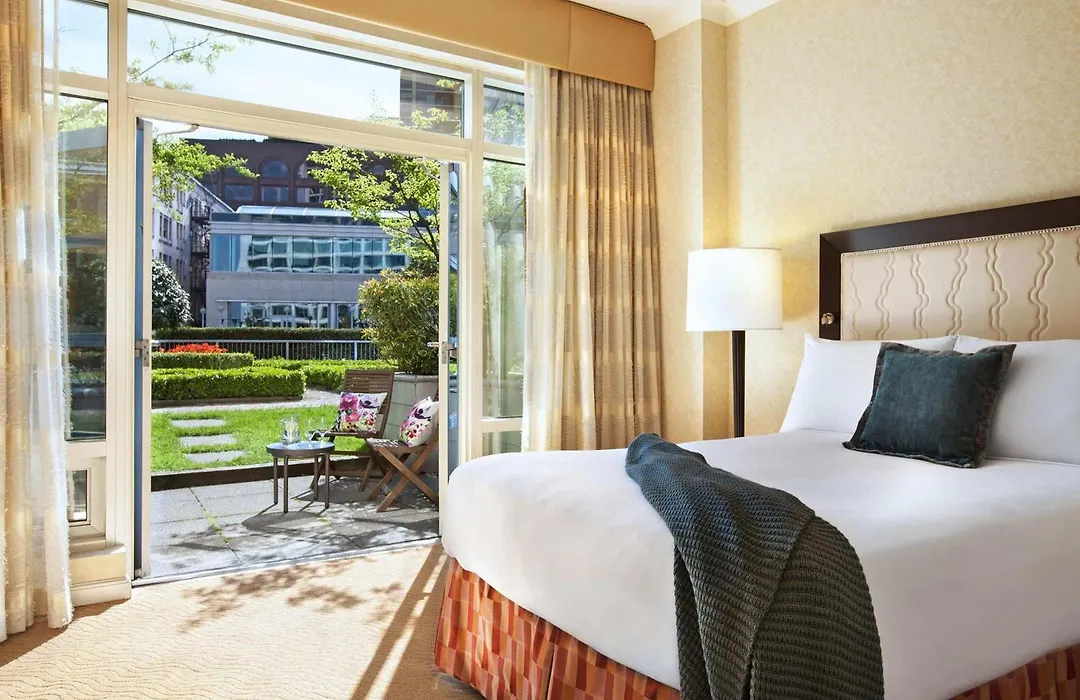 Fairmont Waterfront-1