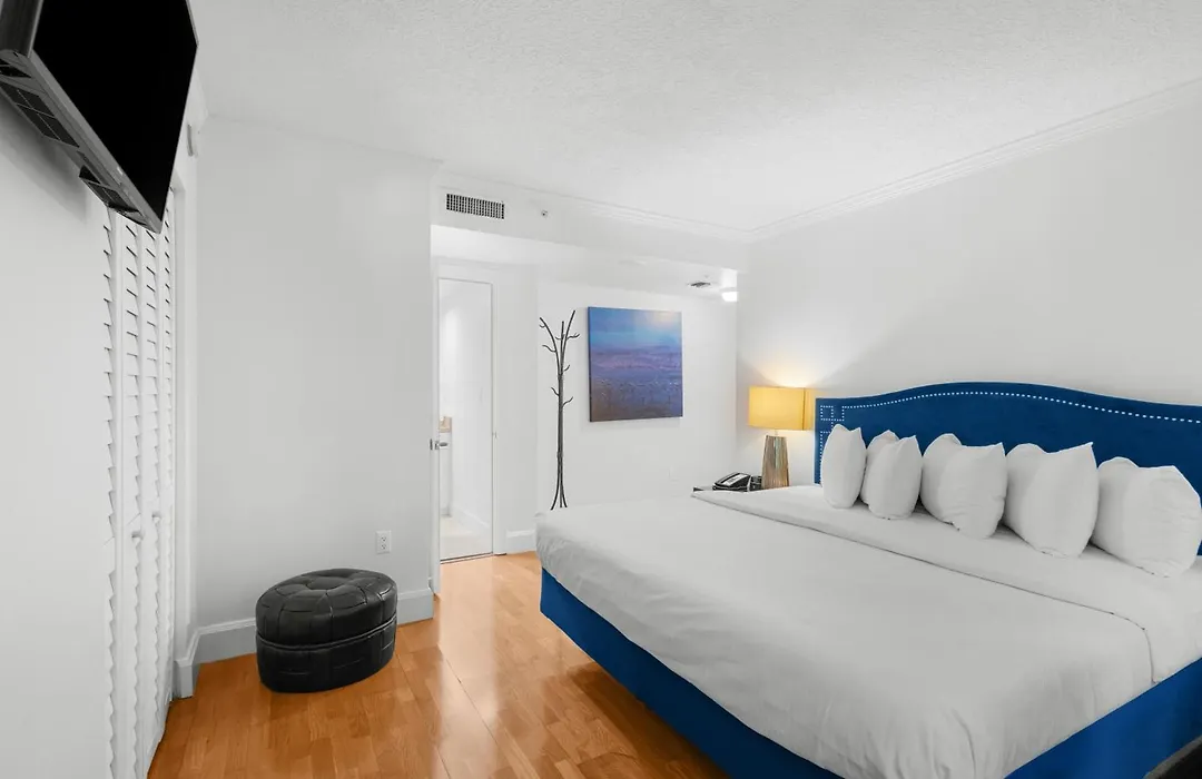 The Mutiny Luxury Suites Hotel-1