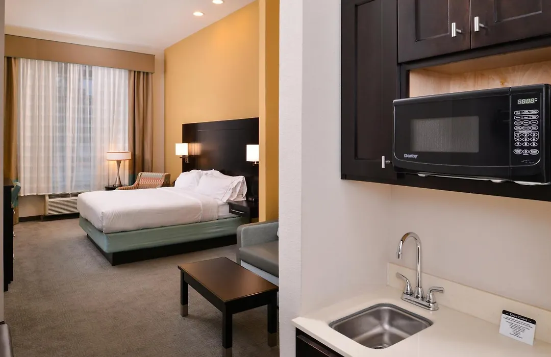Holiday Inn Express & Suites Austin South By Ihg-1