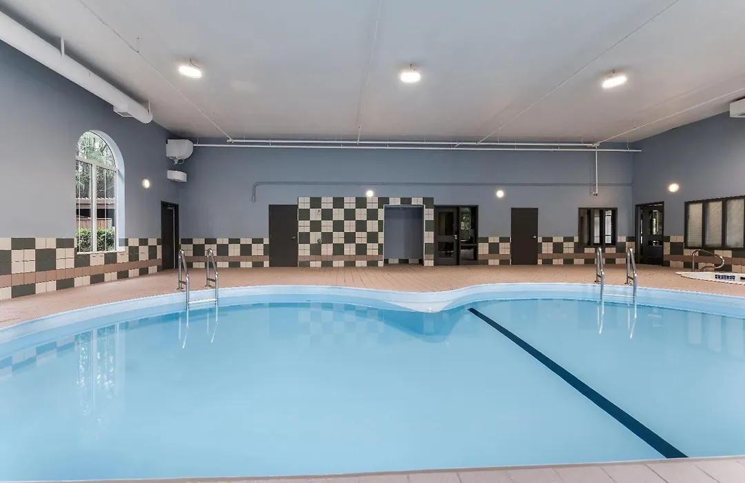 Days Inn & Suites By Wyndham Thunder Bay-1