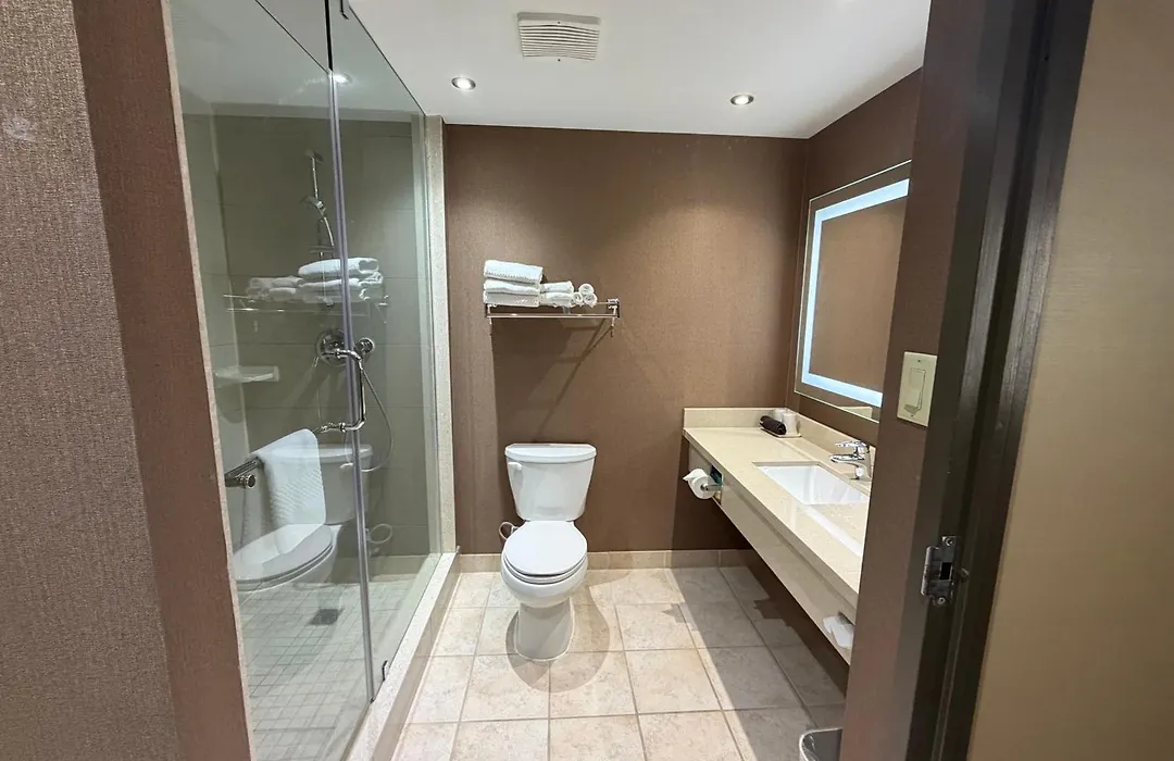 Quality Inn & Suites Regina Downtown-1