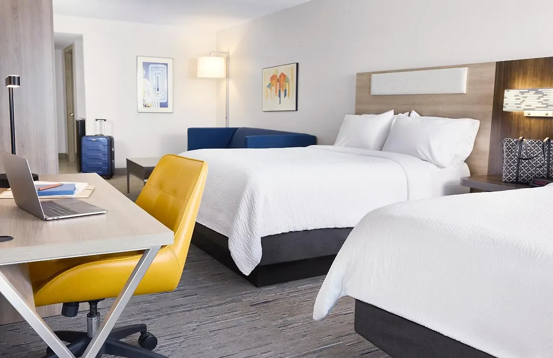 Holiday Inn Express & Suites Sarasota Bradenton-1