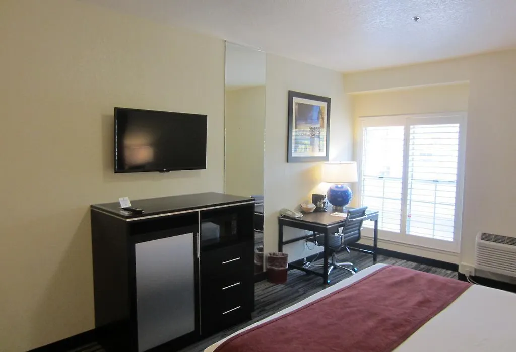 Arena Hotel-1