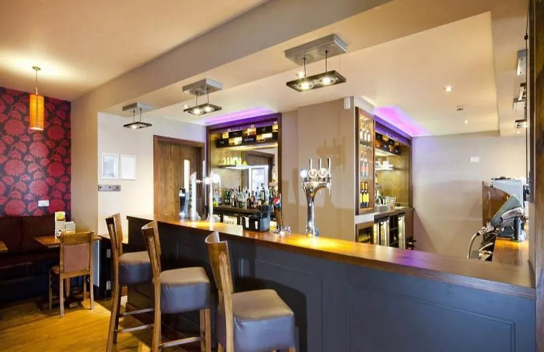 Premier Inn Edinburgh Park-1