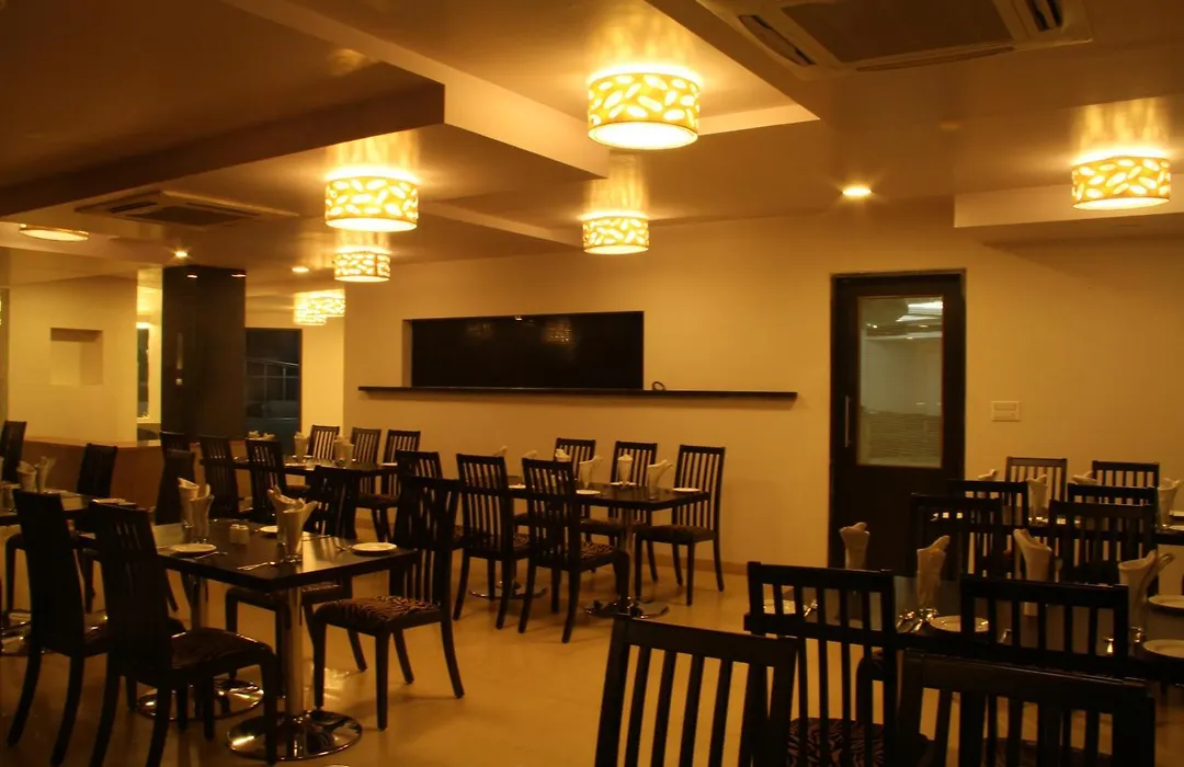 Oyo 2037 Hotel Manor-1