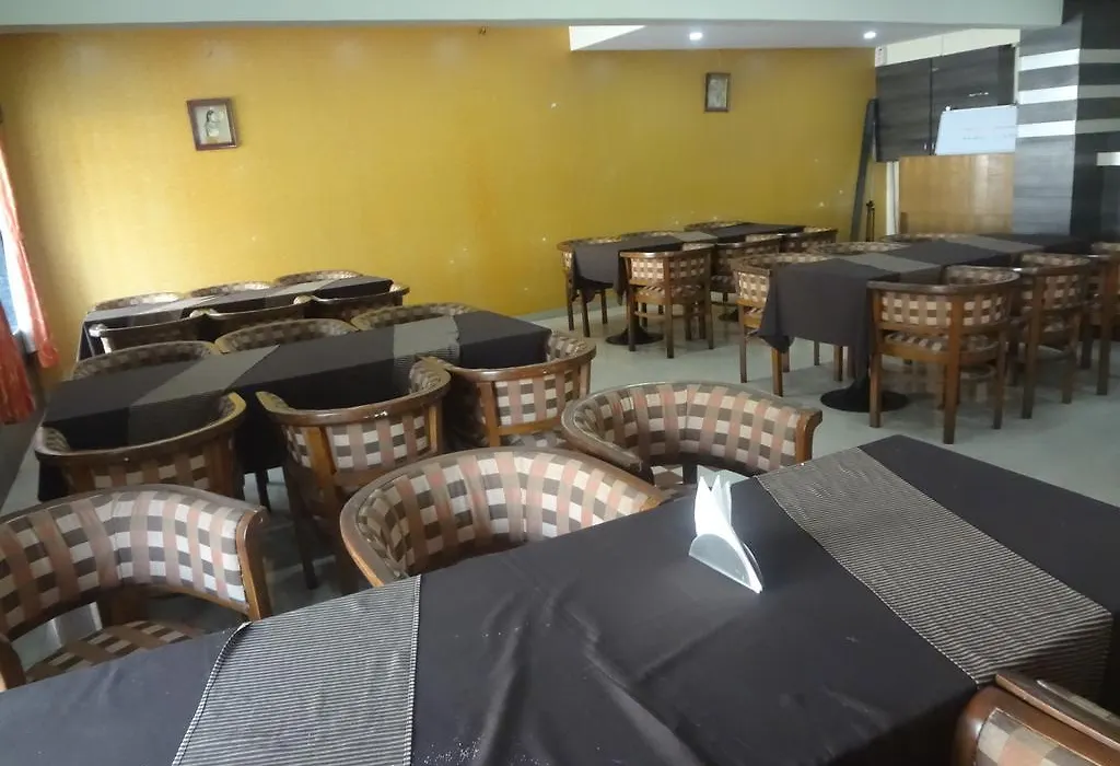Hotel Juhu Plaza-1