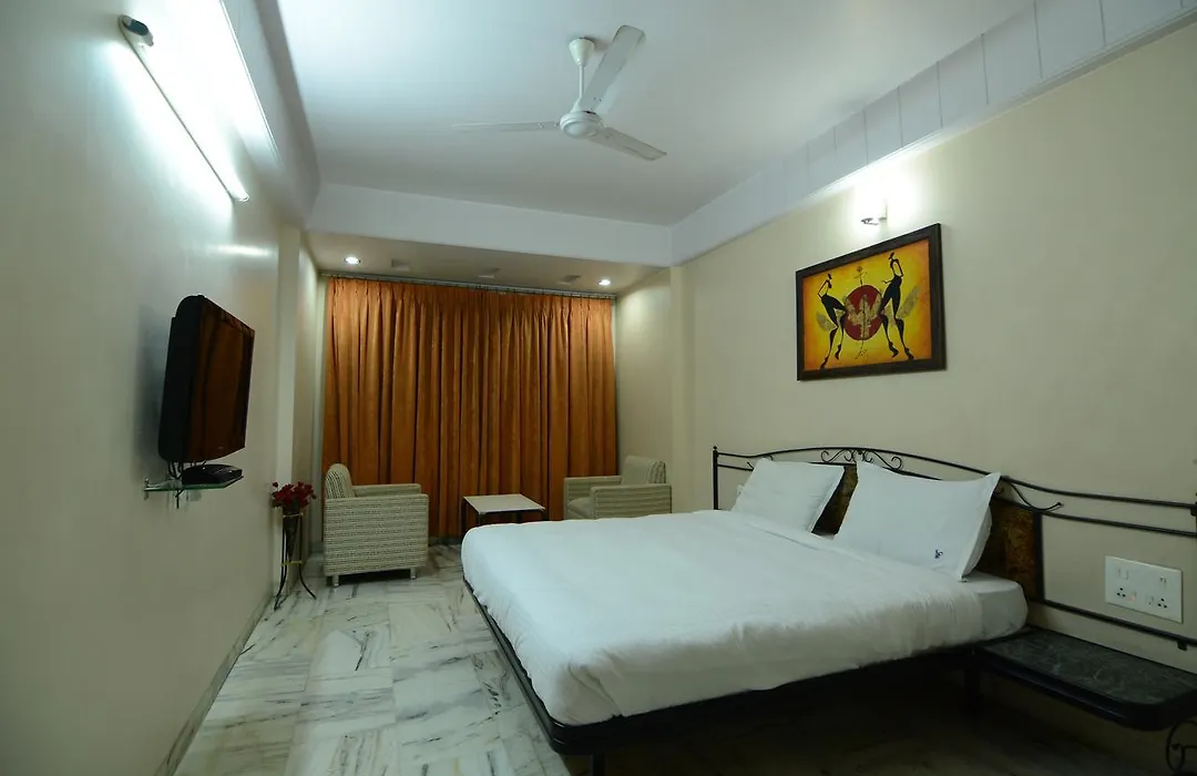 Hotel Vrandavan-1