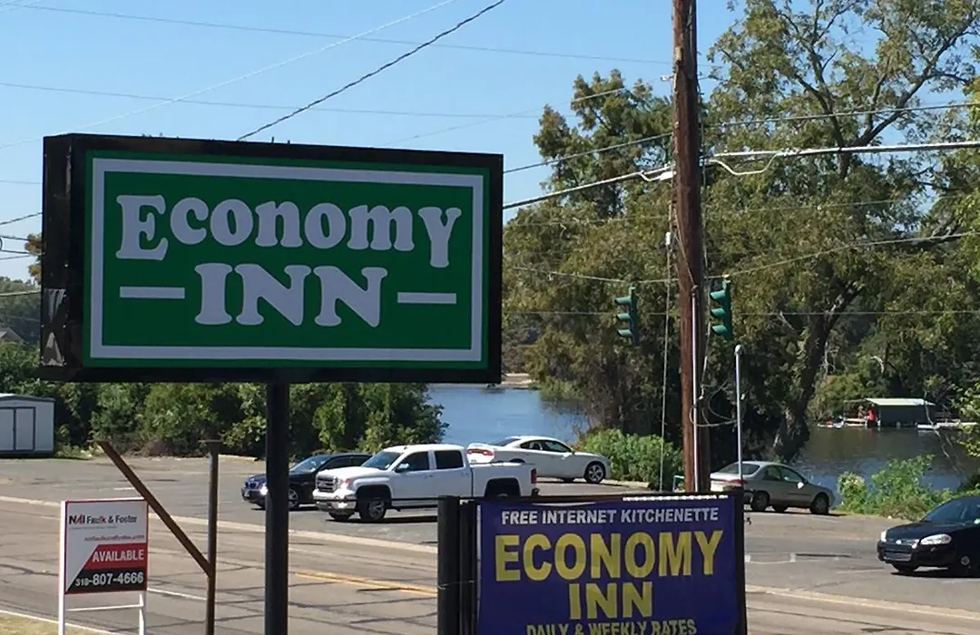 Economy Inn-1