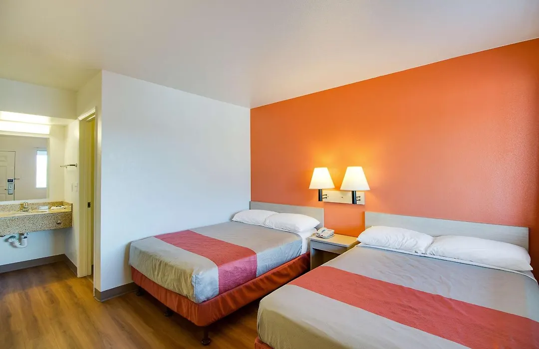 Motel 6-Phoenix, Az - East-1