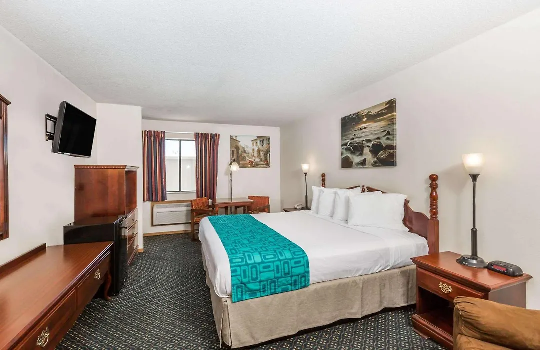 Howard Johnson By Wyndham Wichita Airport-1