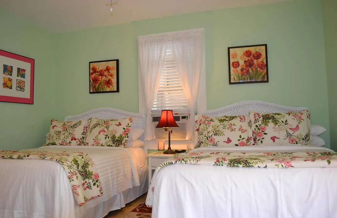 Speakeasy Inn (Adults Only)-1