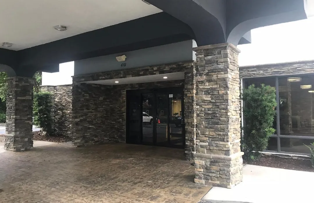 Wingate By Wyndham Charleston Coliseum-1