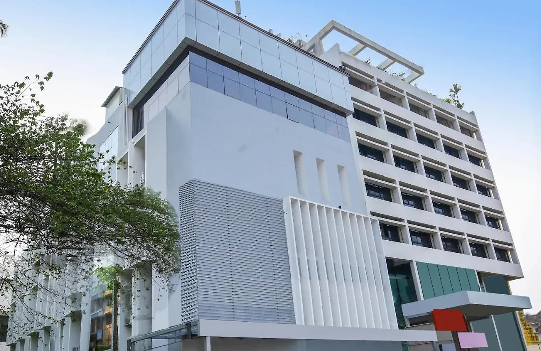 Treebo Goodland Residency - 500M From Railway Station-1