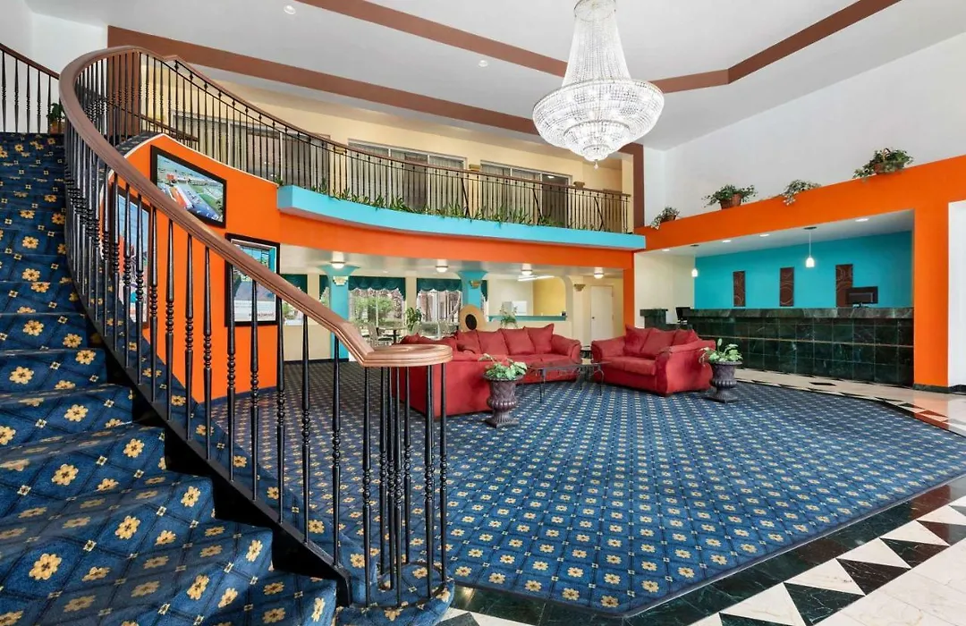 Howard Johnson By Wyndham San Antonio Hotel & Suites-1