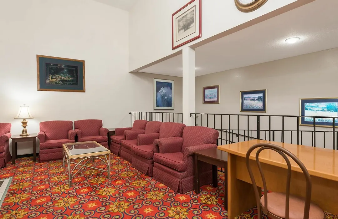 Super 8 By Wyndham Bridgeton/Arpt/St Louis Area-1