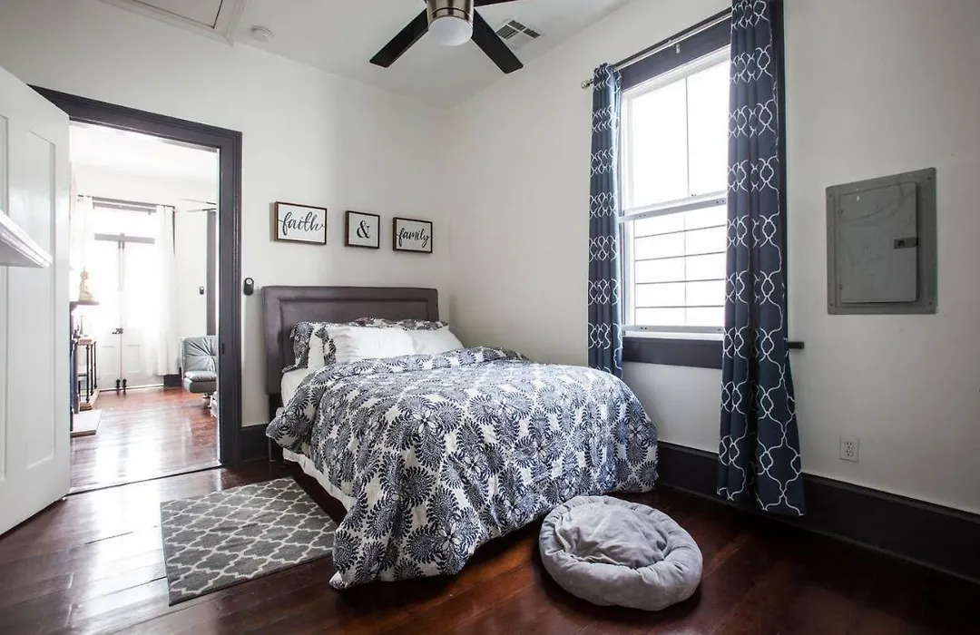 New Orleans Hideaway-1
