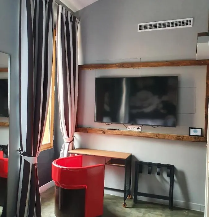Room With A Vue-1