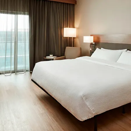Ac Hotel By Marriott Cincinnati At The Banks-2