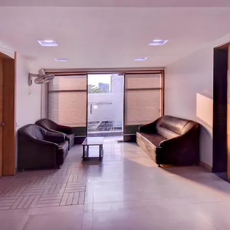 Treebo Admiral Suites New Usmanpura-3