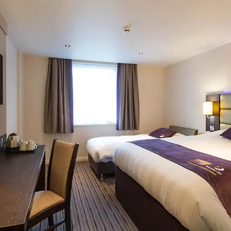 Premier Inn Luton Town Centre-2