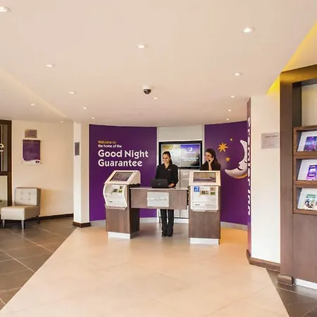 Premier Inn Luton Town Centre-3