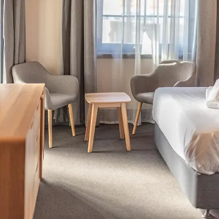 Lakemba Hotel-2