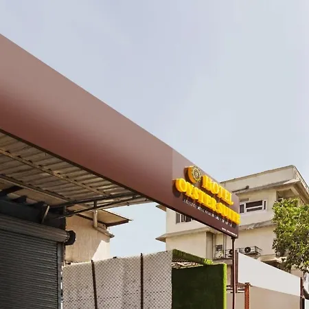 Hotel Oyster Suite Andheri West-3