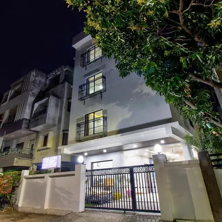 Itsy Hotels Shri Guru Service Apartment-2