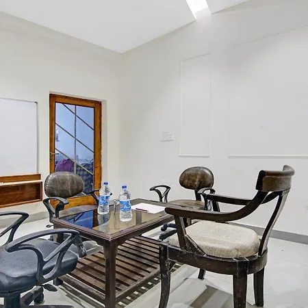 Itsy Hotels Amrita Raghunath Bazaar Jammu-3
