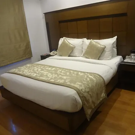 Hotel Midtown Pritam-2