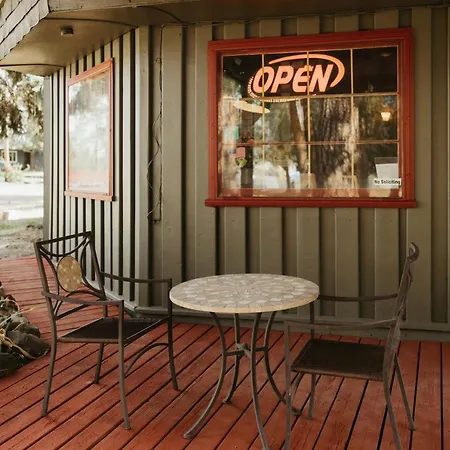 Cedar Village Motel-3