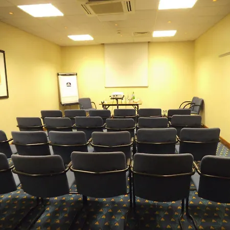 Airport Inn Gatwick-3