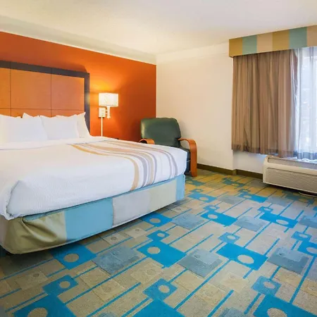 La Quinta Inn & Suites By Wyndham Colorado Springs South Ap-3