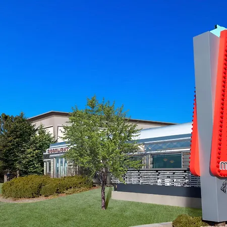 Hampton Inn Denver-International Airport-2