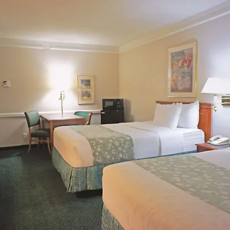 Days Inn By Wyndham Reno-3