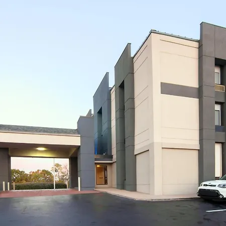 Holiday Inn Express & Suites Nashville-I-40 & I-24-3