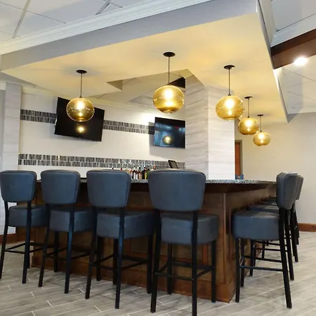 Cottonwood Airport & Expo Hotel Louisville-2