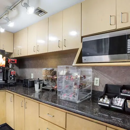 Rodeway Inn & Suites New Orleans Gentilly-2